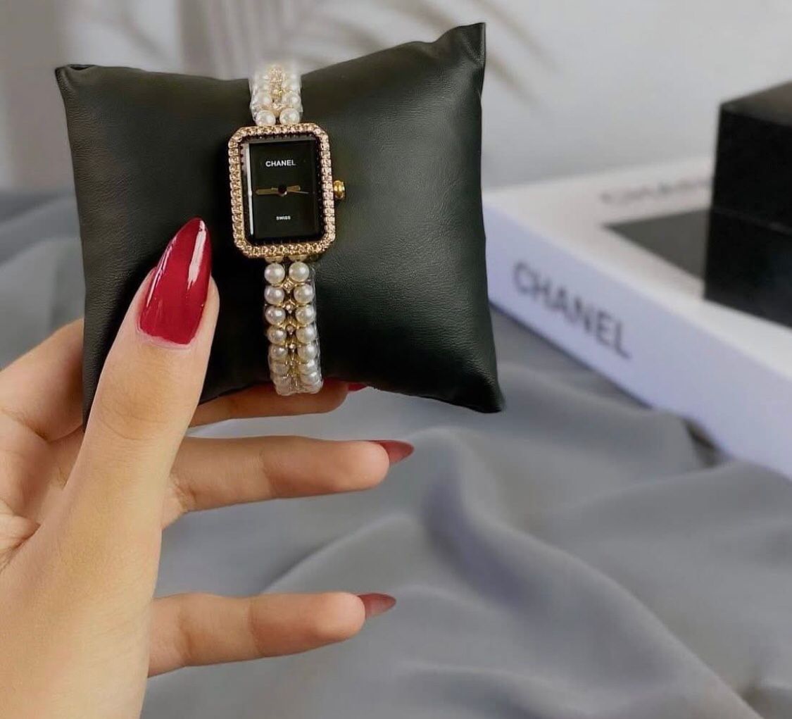 “Chanel Women’s Timepiece – Iconic Design”