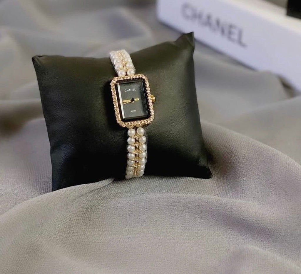 “Chanel Women’s Timepiece – Iconic Design”