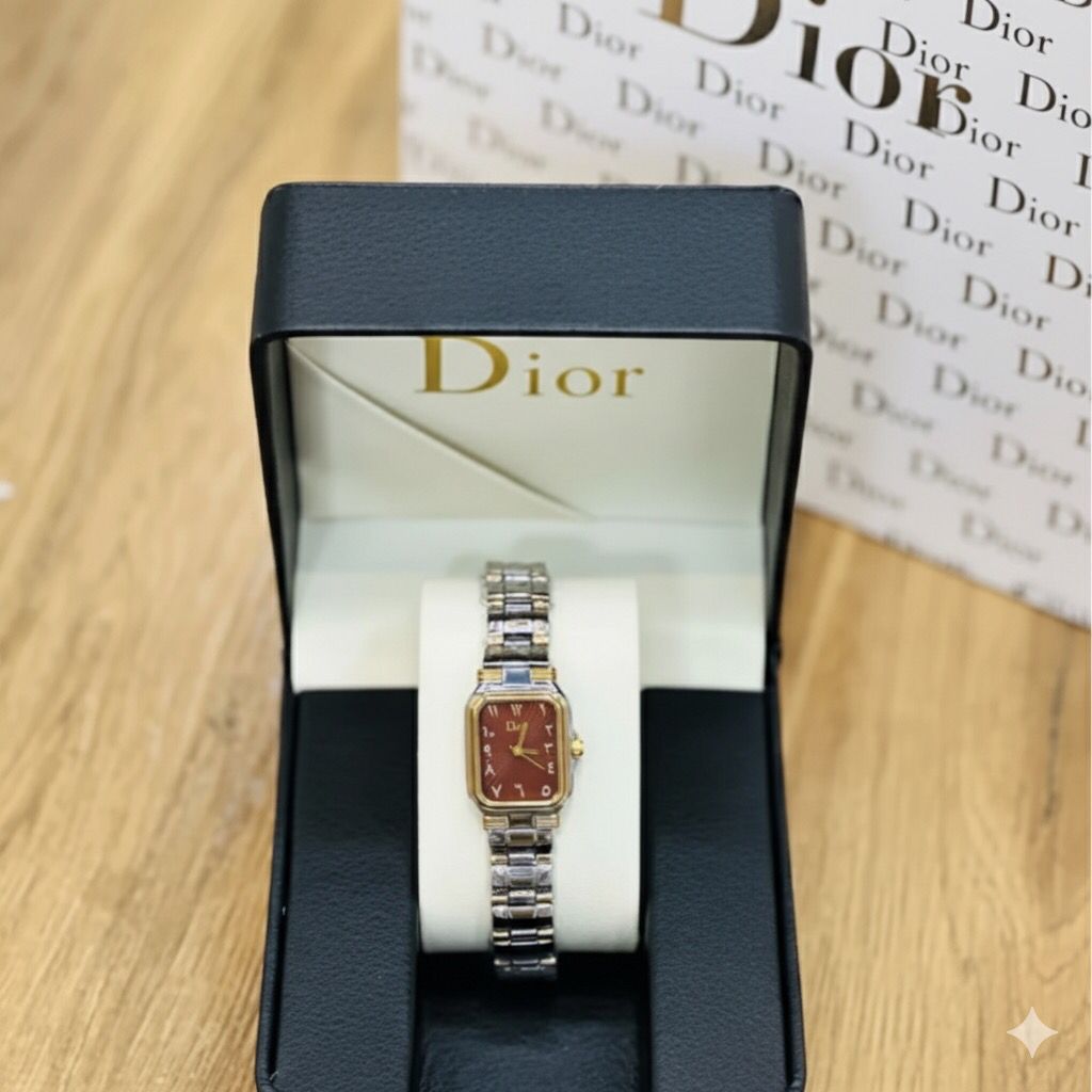 “Dior Ladies Luxury Accessory – Paris Fashion House”