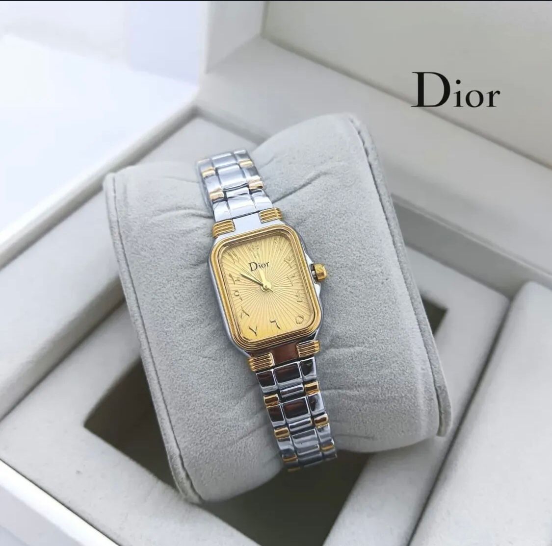 “Dior Ladies Luxury Accessory – Paris Fashion House”