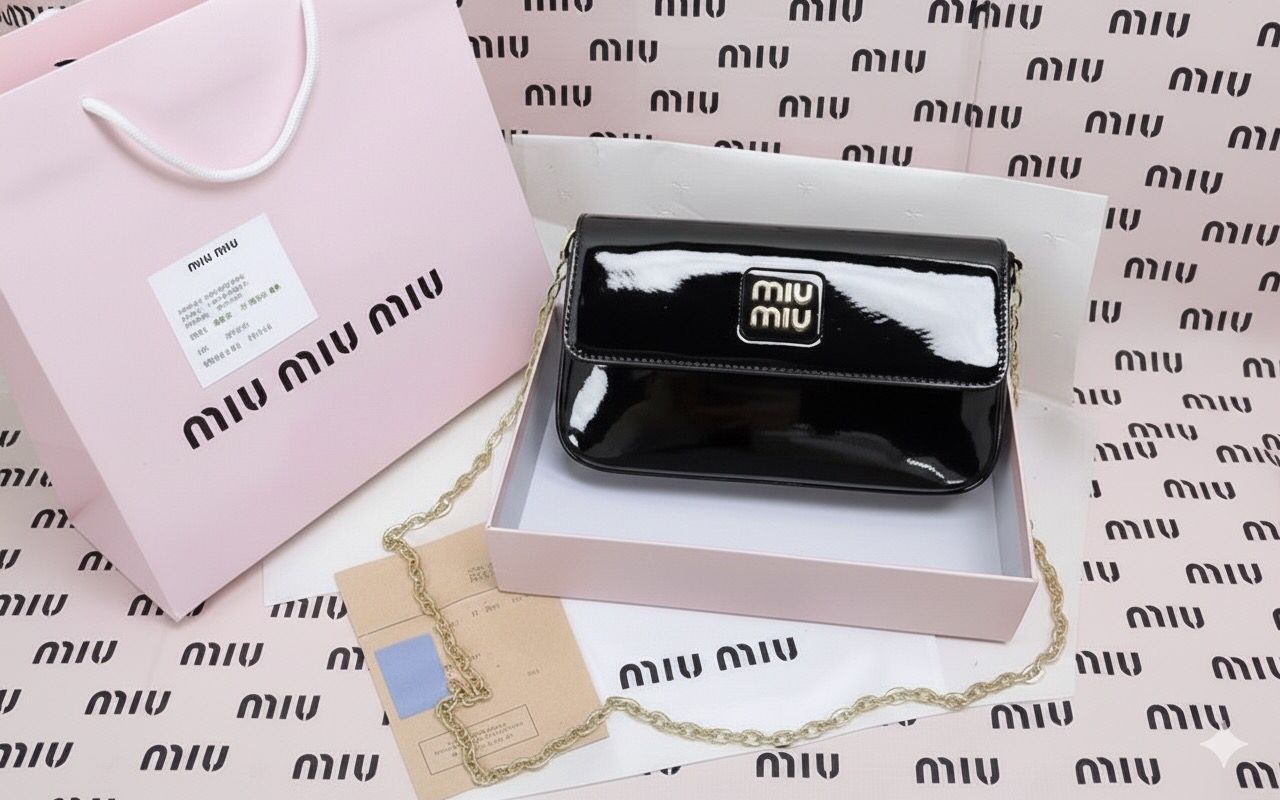 Miu Miu Designer Leather Tote – Bold Elegance Meets Everyday Function